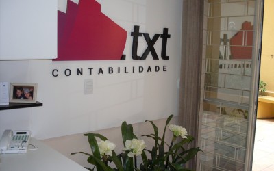 Letra Caixa em PVC Expandido por Ilumix Comunicação Visual Curitiba